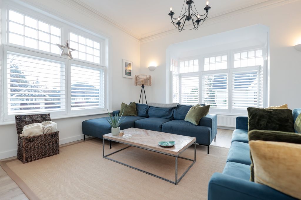 Property photo 3 of 14 20251210-R6M_9778