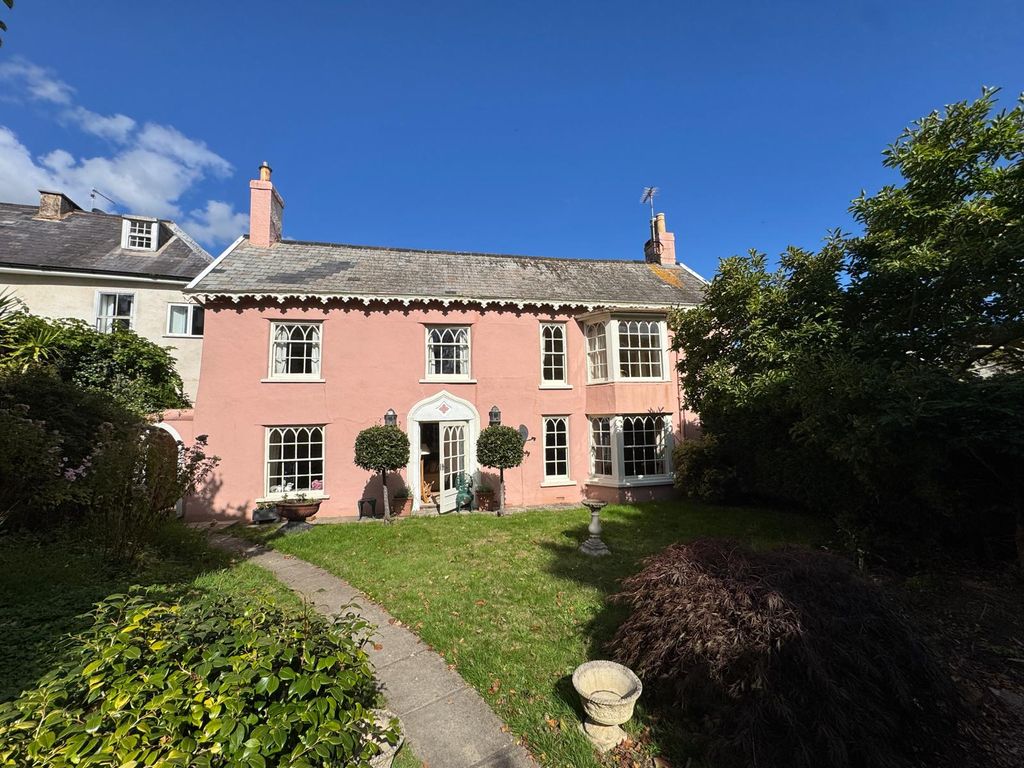 Property photo 1 of 19