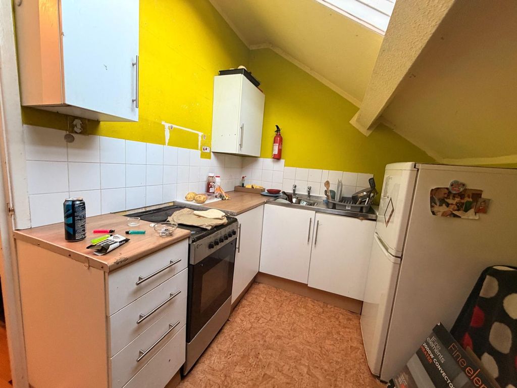 Property photo 3 of 48