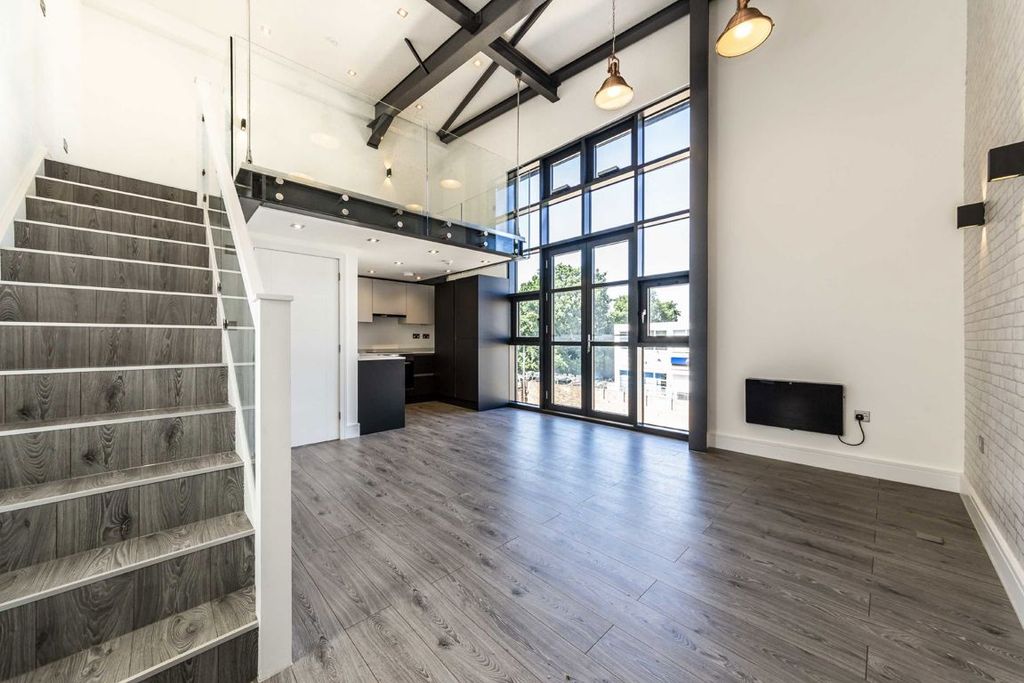 Property photo 1 of 4