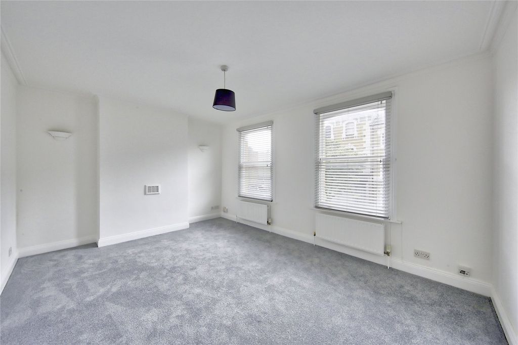 Property photo 2 of 9 Picture No. 10