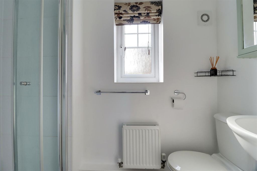 Property photo 3 of 7 Img_1649-Img_1651.Jpg