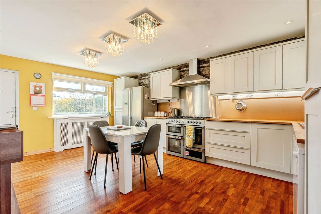 Property photo 2 of 19 Picture No. 34