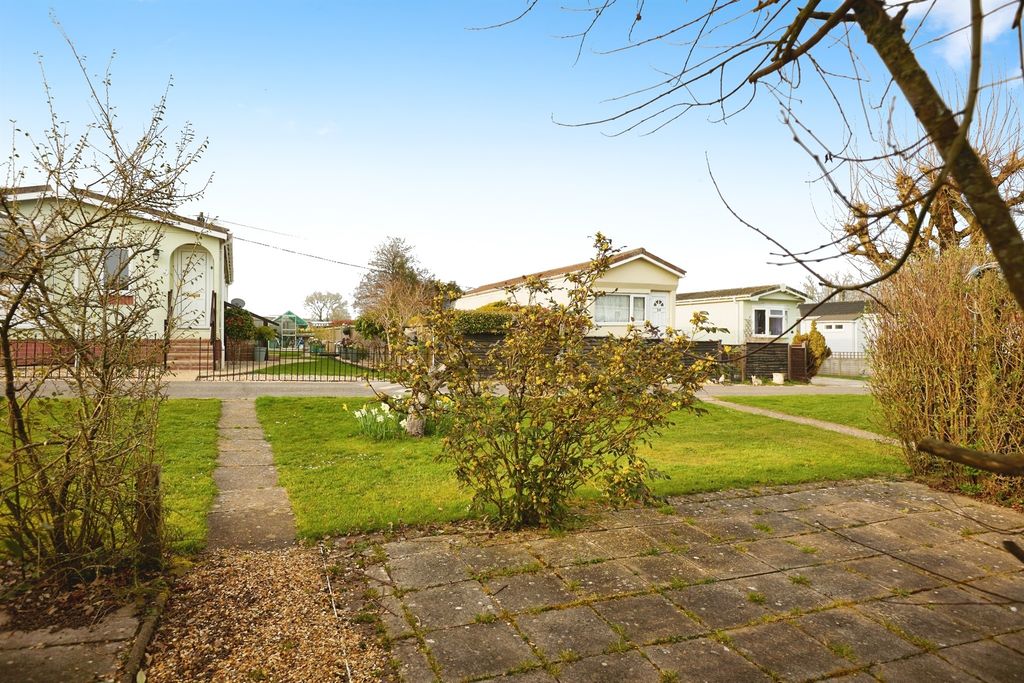 Property photo 2 of 16