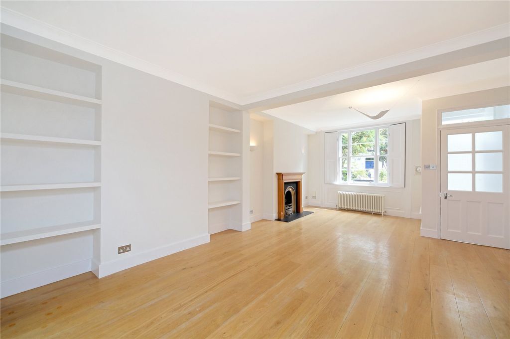 Property photo 1 of 8 Reception