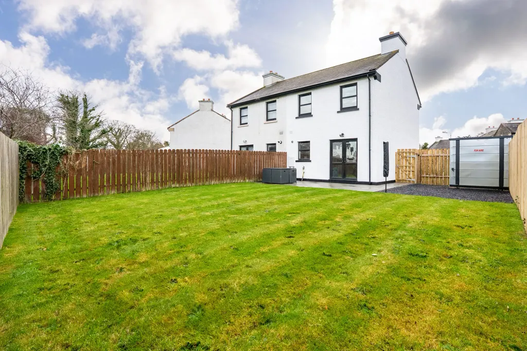 Property photo 2 of 19