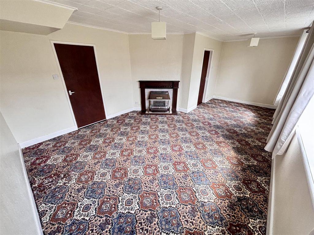 Property photo 2 of 15 Open Plan Living And Dining Room