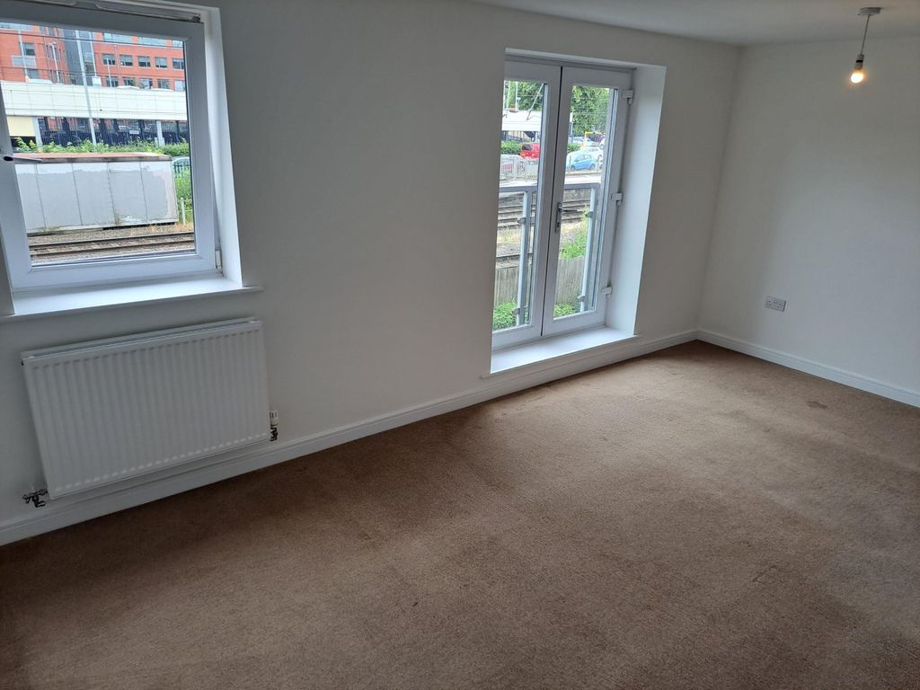 Property photo 2 of 8