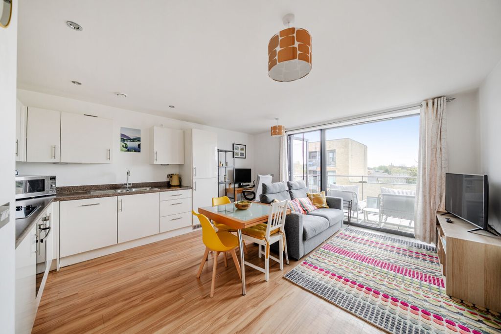 Property photo 1 of 18 1440762-2-69d921F...