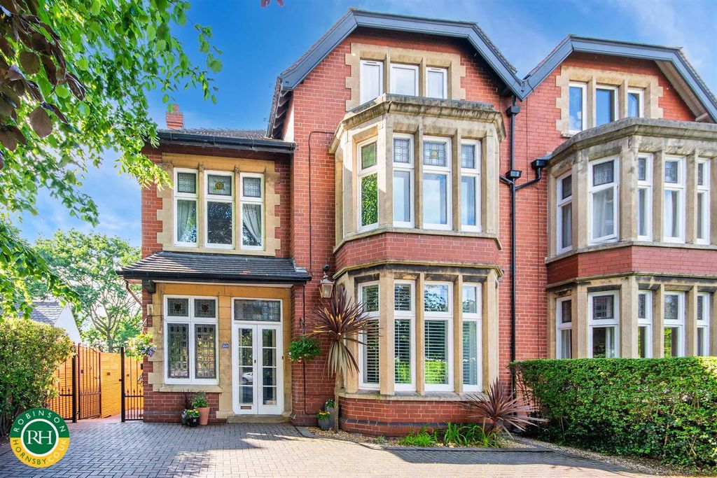 Property photo 1 of 34