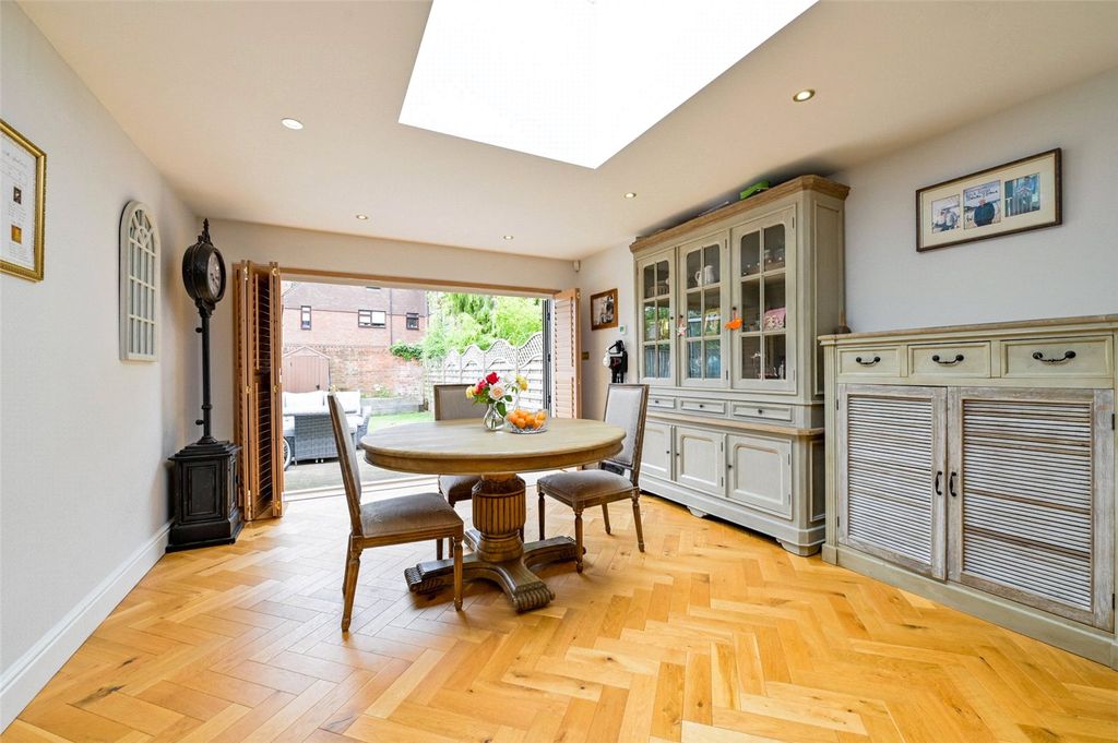 Property photo 3 of 9 Dining Area