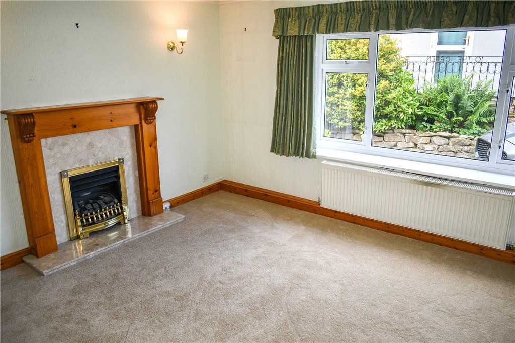Property photo 3 of 12 Lounge