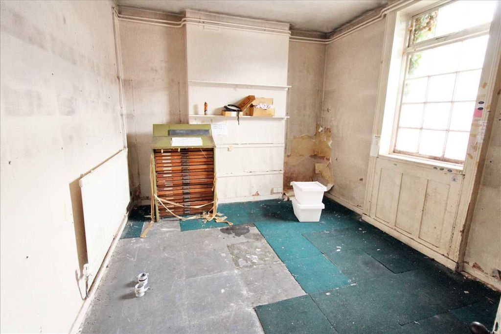 Property photo 3 of 20