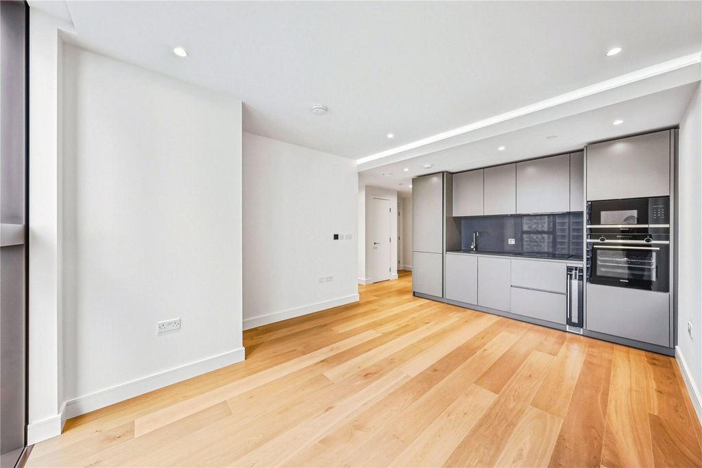 Property photo 1 of 10 Kitchen/Open Plan