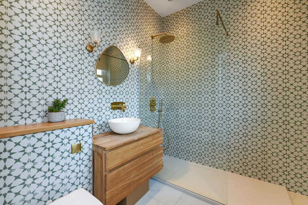 Additional image 35 of 6 bed detached house to rentVictoria Embankment NG2