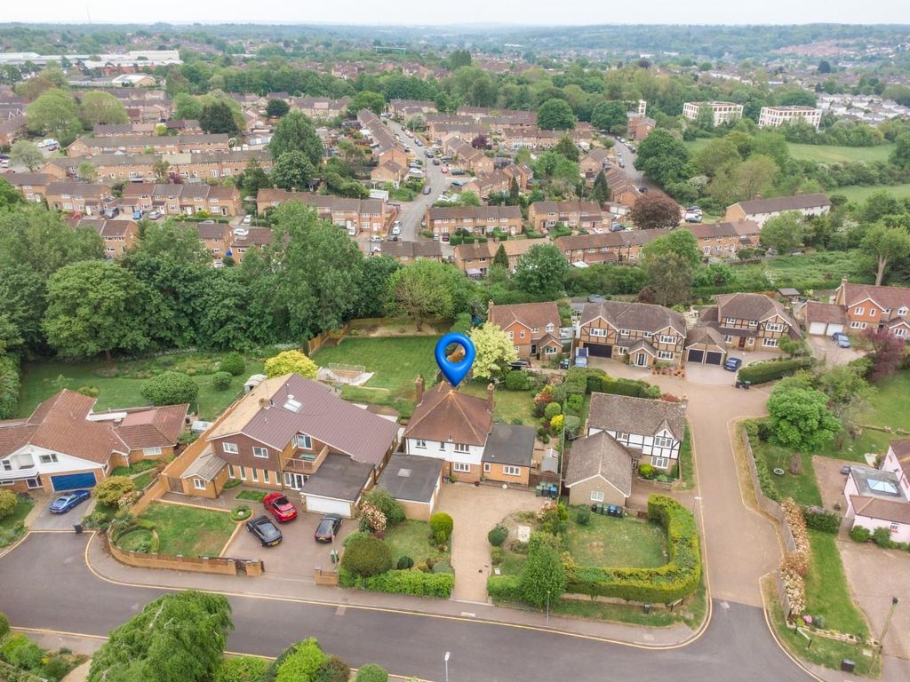 Property photo 1 of 34