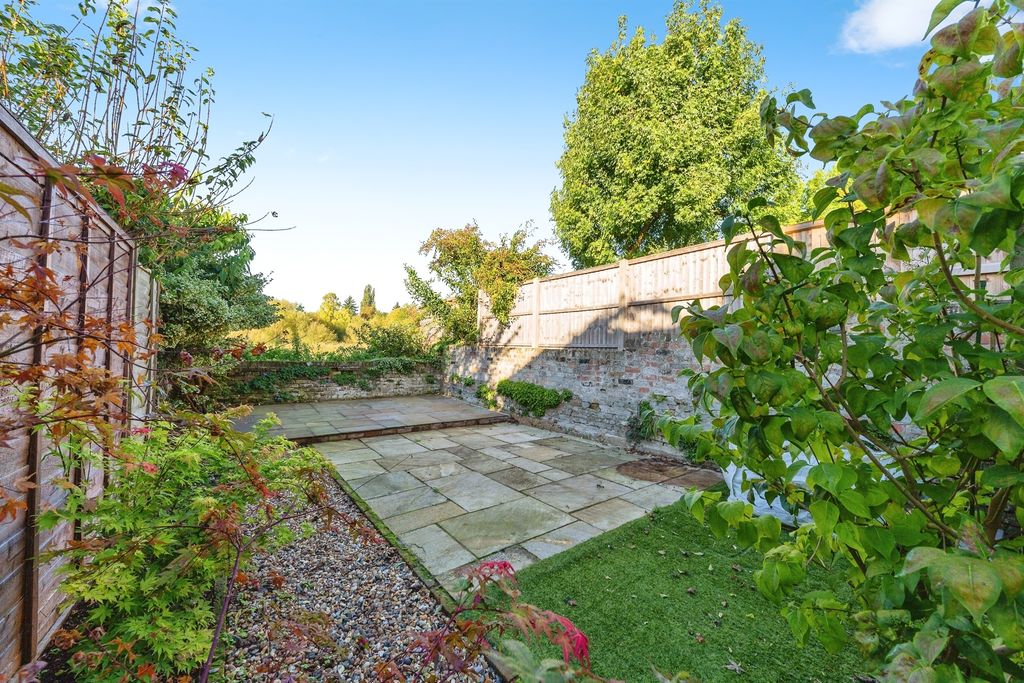 Property photo 2 of 16