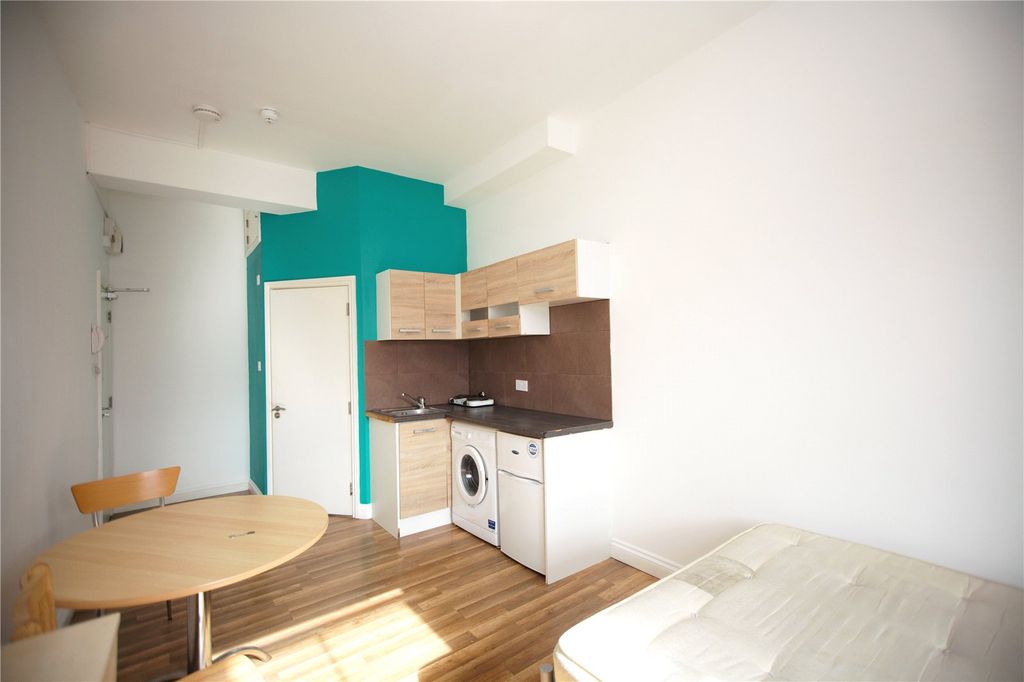 Property photo 2 of 4 Picture No. 04