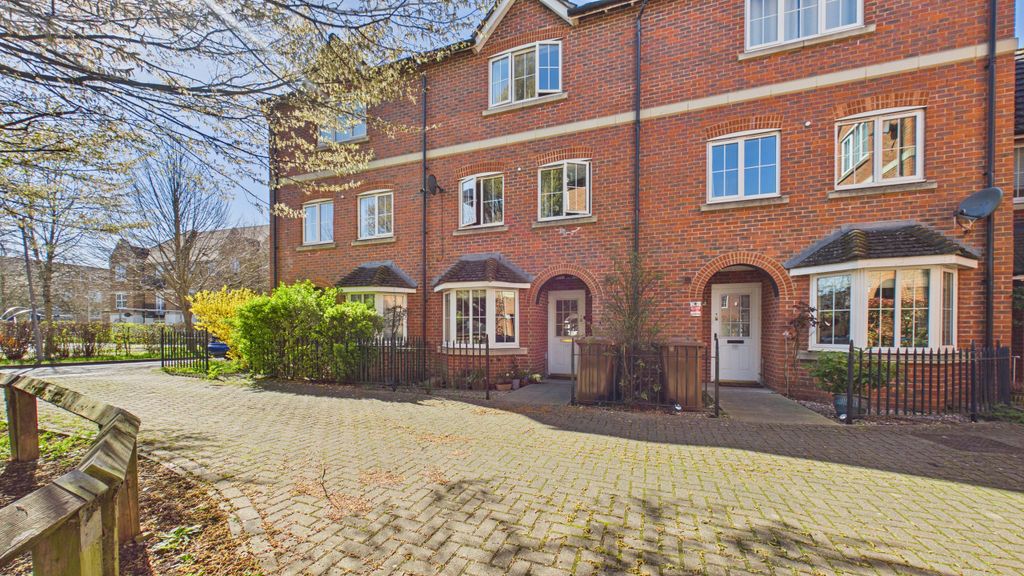 Property photo 1 of 18 Cam04968G0-Pr0106-Still002