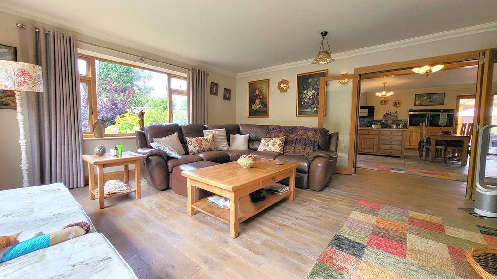 Property photo 3 of 23