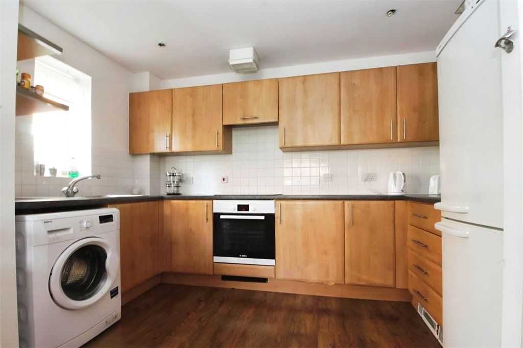 Property photo 2 of 6 Kitchen