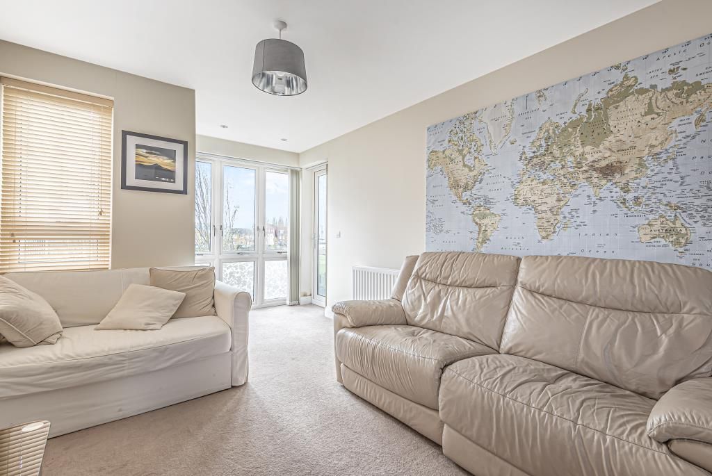 Property photo 3 of 10 Living Area