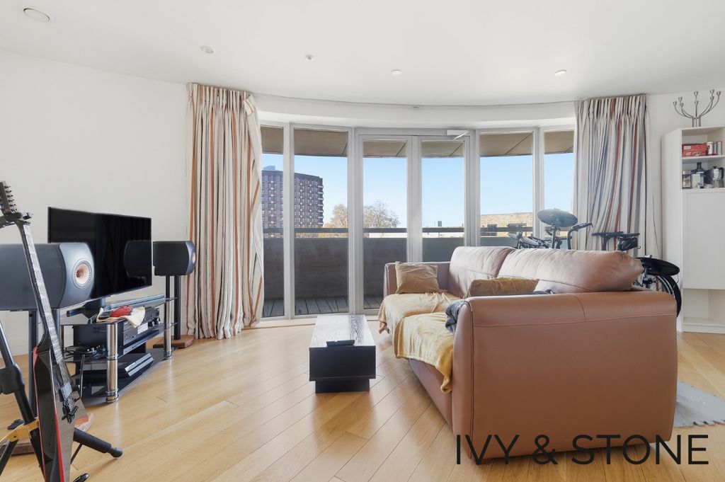 Property photo 2 of 12 4692752