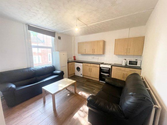 Property photo 3 of 7 9364065.Jpg