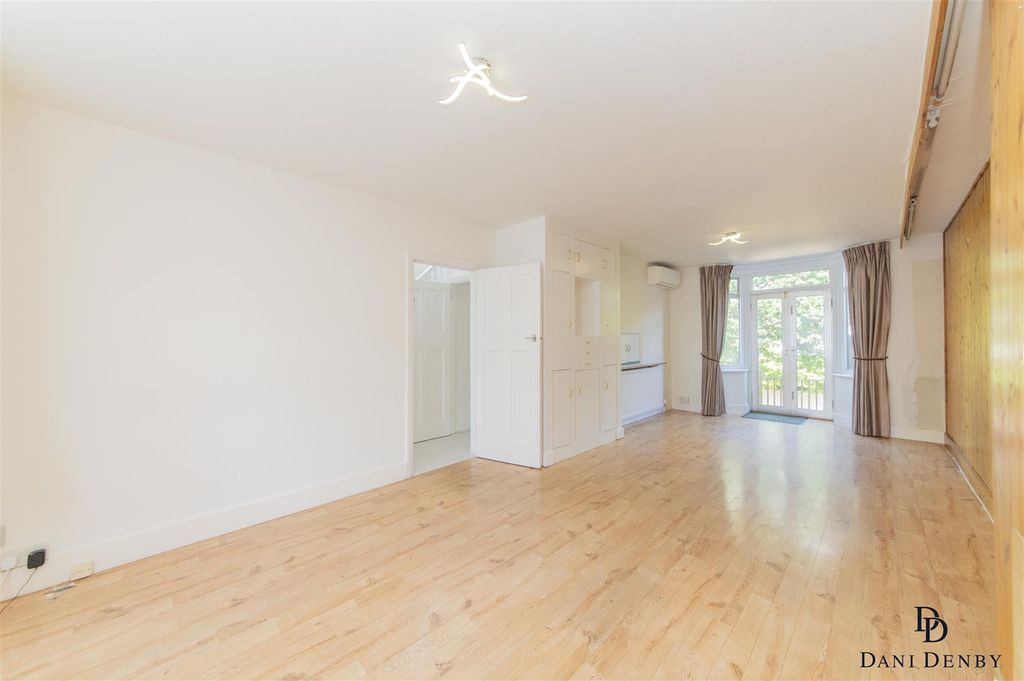 Property photo 3 of 22