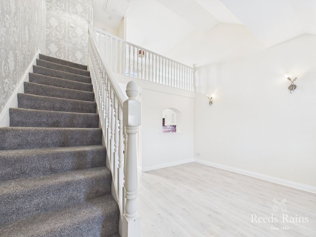 Property photo 3 of 20 Sitting Room