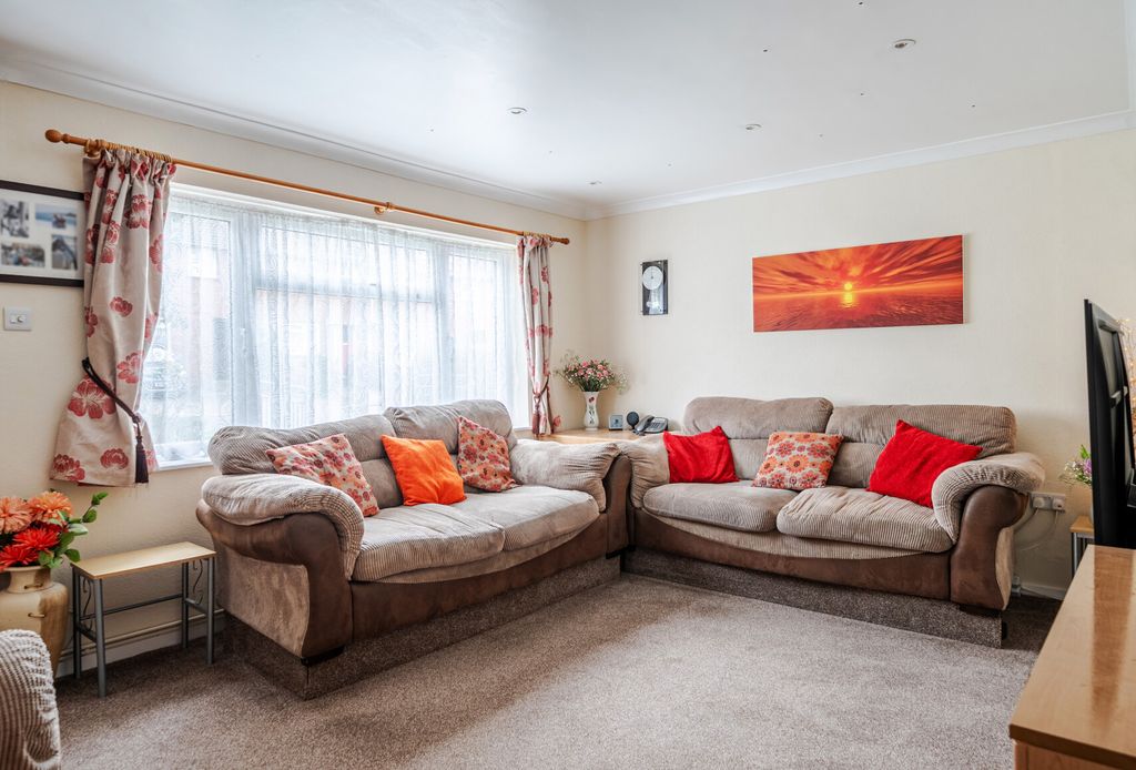 Property photo 3 of 23 1408353-20-69Aeb7...