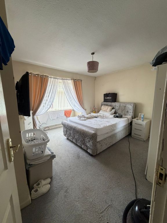 Property photo 3 of 12 Gallery