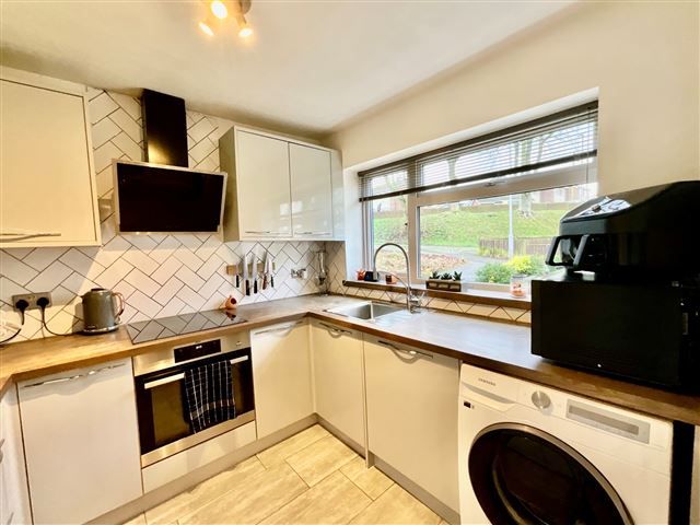 Property photo 3 of 20 Kitchen