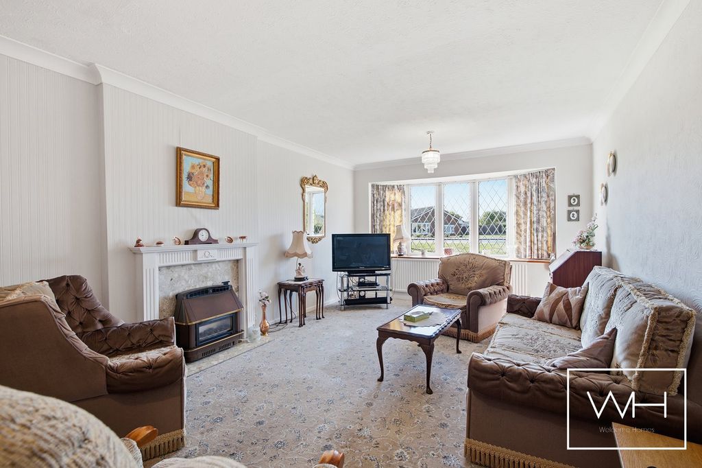 Property photo 3 of 17 83 Brecks Lane, Kirk Sandall 08