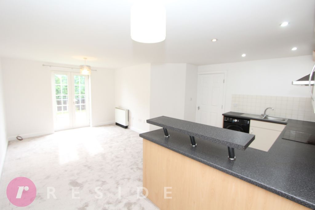 Property photo 3 of 10 Open Kitchen / Living