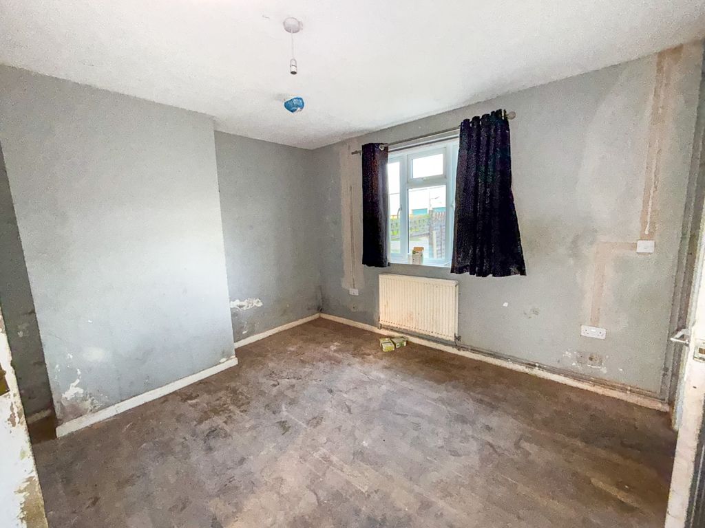 Property photo 3 of 12 Img_0986.Wq6mi.Jpg