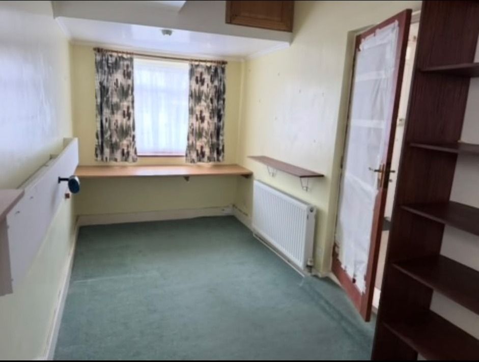 Property photo 1 of 5