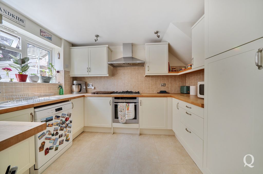 Property photo 2 of 24 99820Ea0-A26B-414...