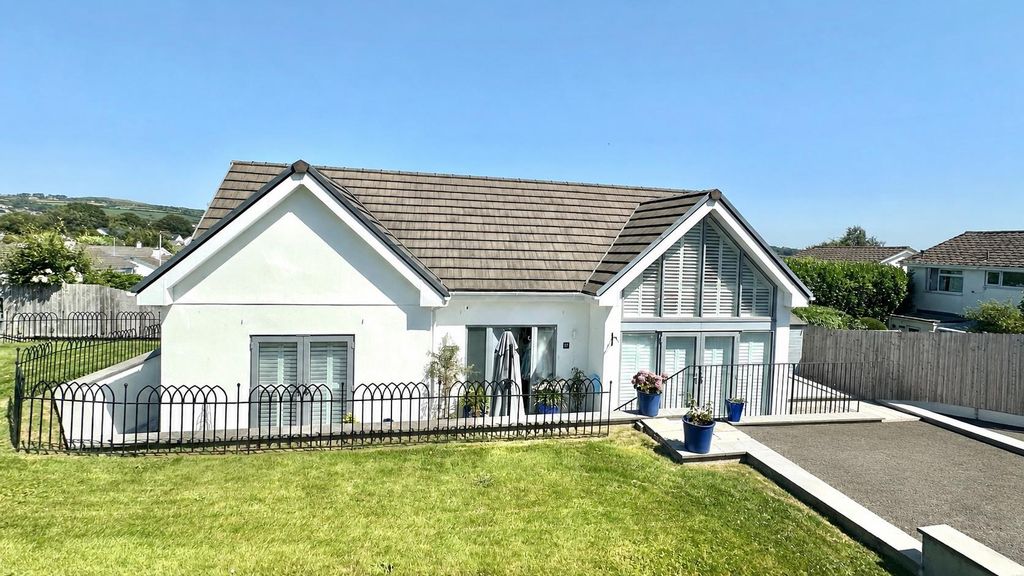 Property photo 1 of 15 Front