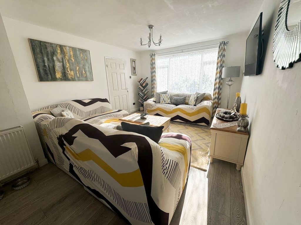 Property photo 2 of 9 Living Room