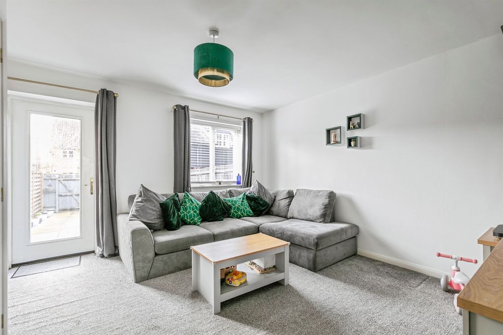 Property photo 3 of 16