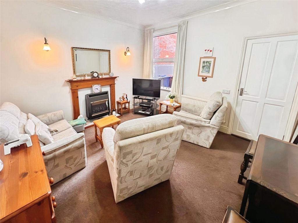 Property photo 3 of 16 Dining Room