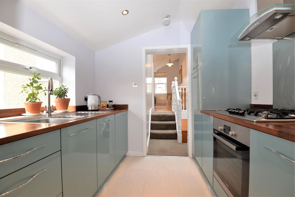 Property photo 3 of 13 3
