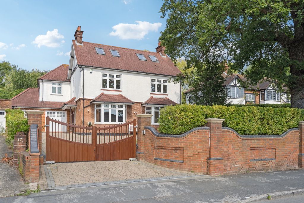 Property photo 1 of 34