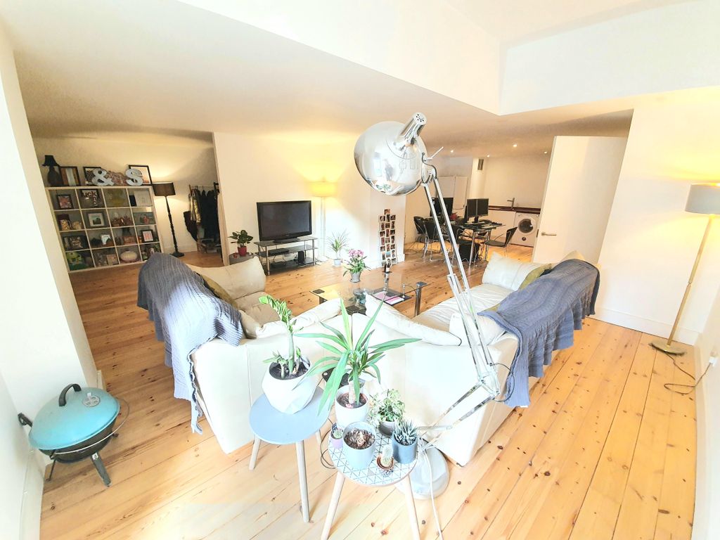 Property photo 3 of 12 Image