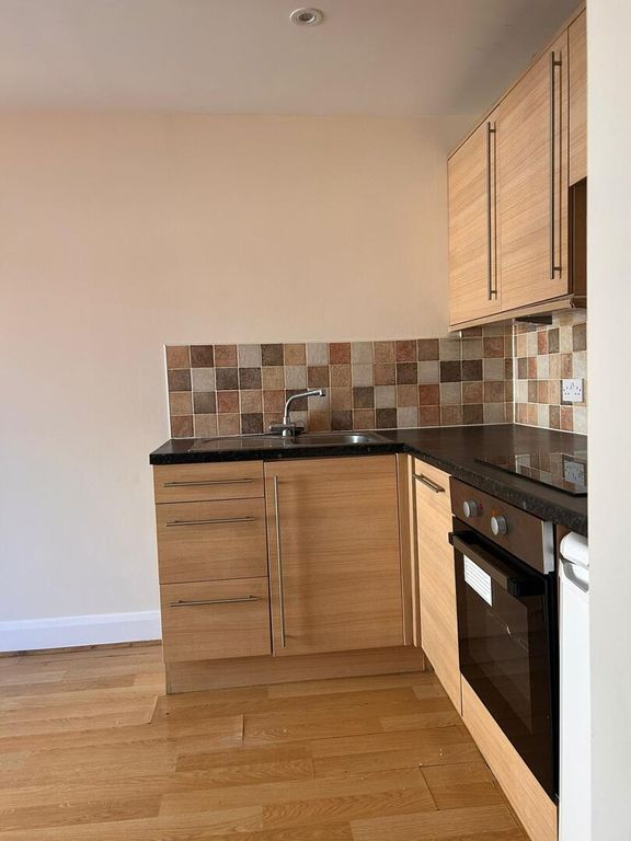Property photo 3 of 14 Kitchen