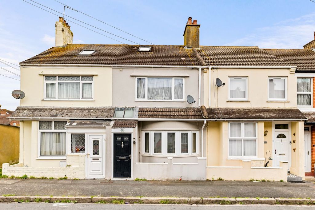 Property photo 1 of 17