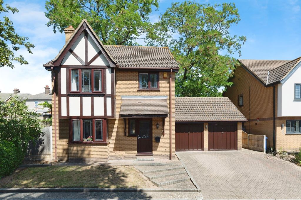 Property photo 1 of 17