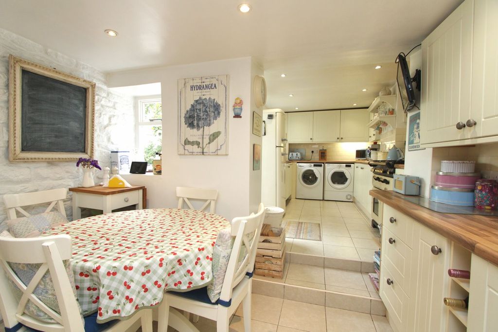 Property photo 3 of 22