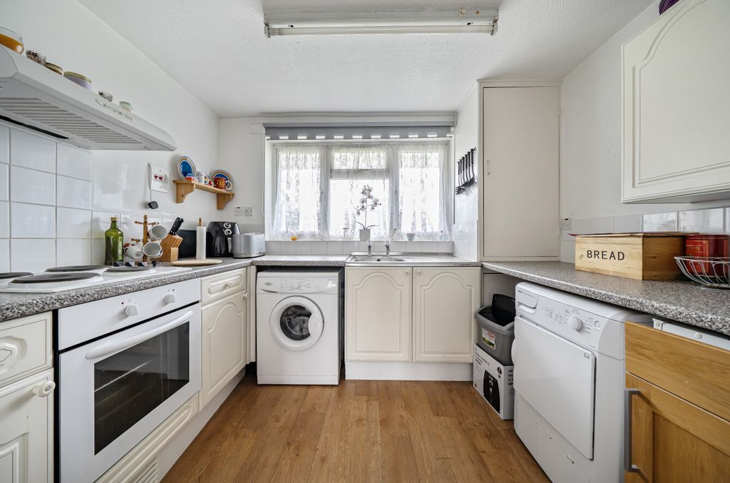 Property photo 2 of 13 1359279-12-68d6A5...